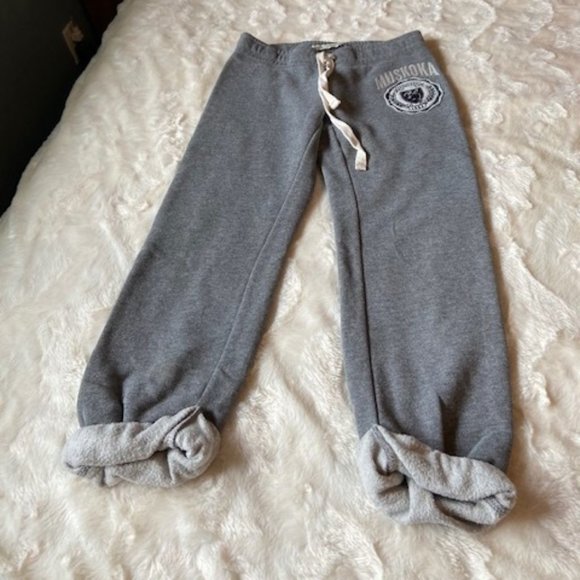 2/$40 Campus Crew Muskoka Grey Capri Joggers Girls Size L - Picture 2 of 12